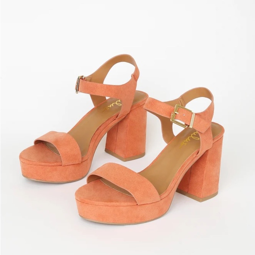 Lulu’s Kimala Ash Coral Suede Platform Heels size 7 EUC